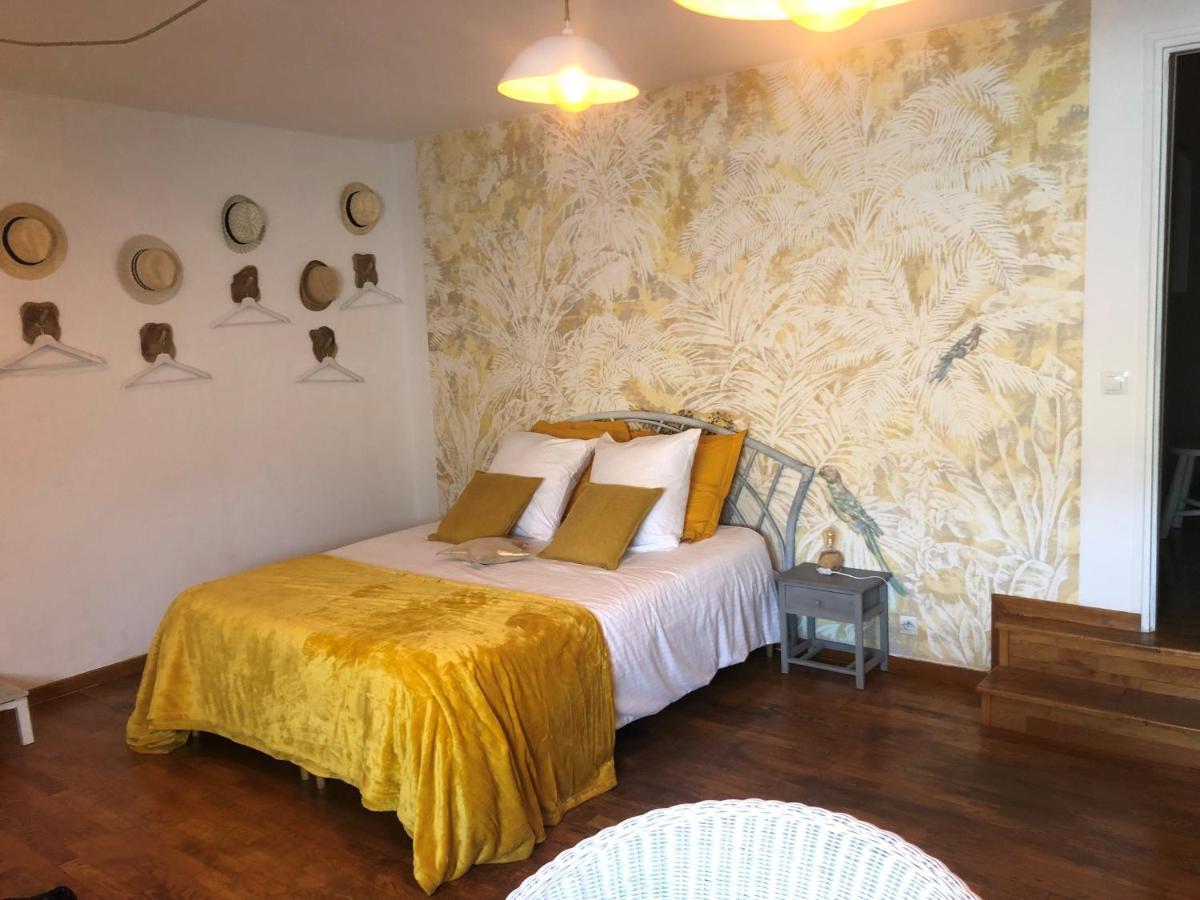 Grande Chambre Familiale Jaune Tout Bonnement Bien Putot-en-Auge エクステリア 写真