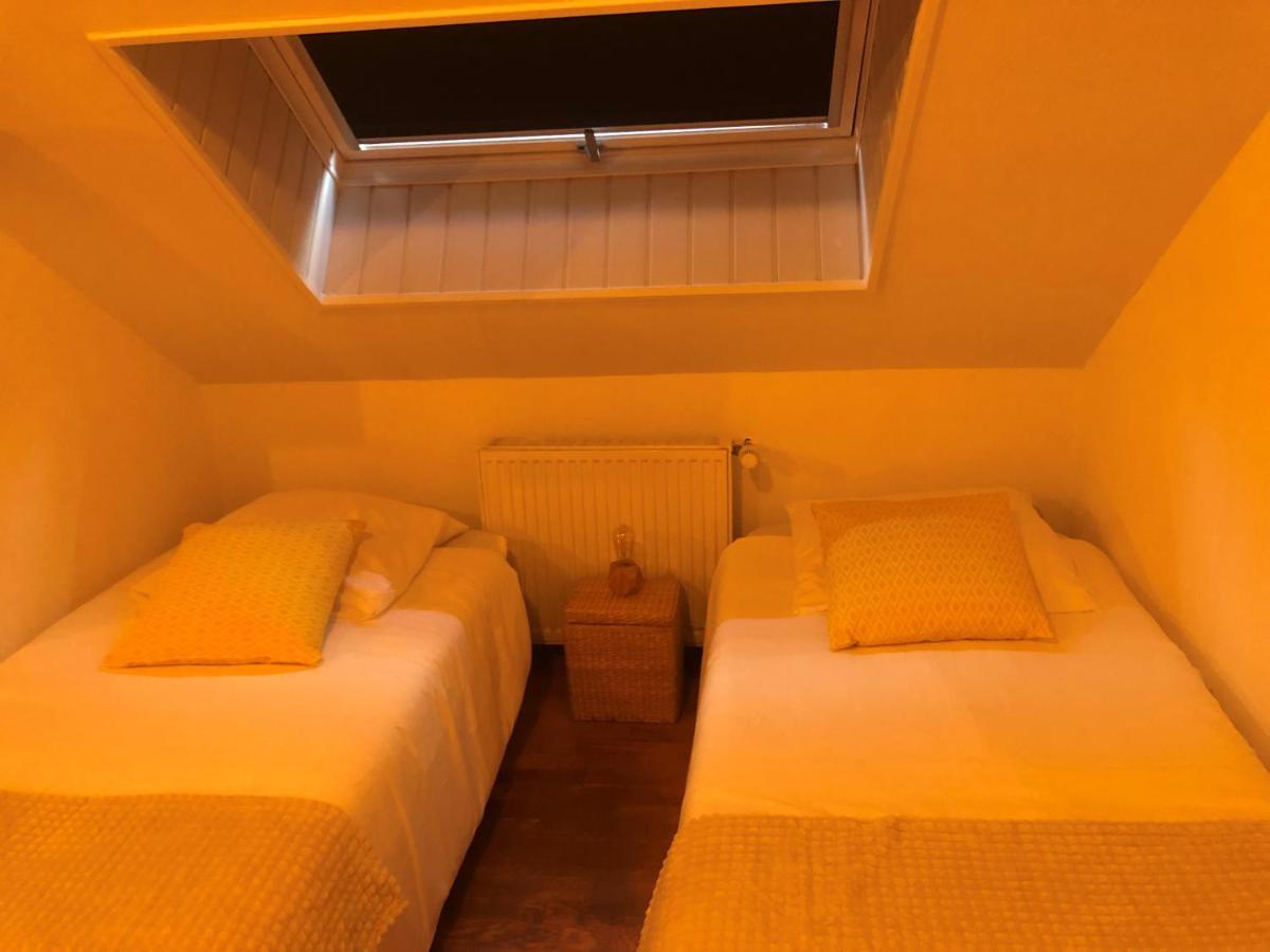 Grande Chambre Familiale Jaune Tout Bonnement Bien Putot-en-Auge エクステリア 写真